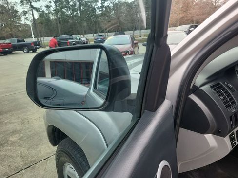 Used 2015 Toyota Tacoma PreRunner image 17