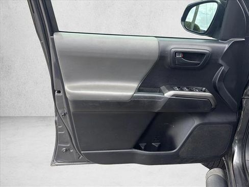 Used 2021 Toyota Tacoma SR5 RWD image 11