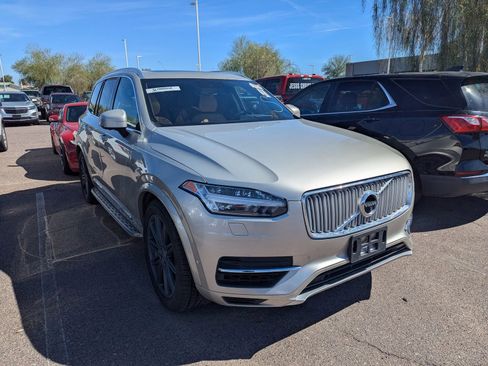 Used 2018 Volvo XC90 T8 Inscription w/ Luxury Package image 3
