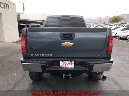 Used 2010 Chevrolet Silverado 2500 LT w/ Interior Plus Package AWD/4WD image 8