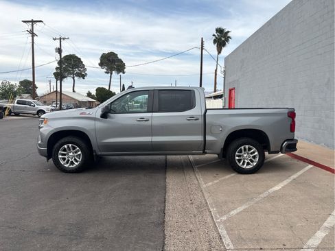Used 2023 Chevrolet Silverado 1500 RST image 3