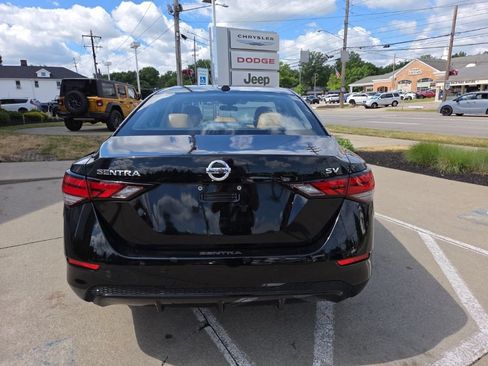 Used 2020 Nissan Sentra SV w/ SV Premium Package FWD image 10