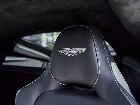 Used 2023 Aston Martin V12 Vantage RWD image 41