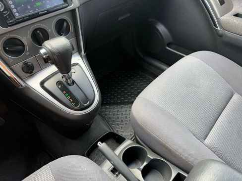 Used 2005 Toyota Matrix FWD image 11