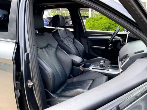Used 2020 Audi Q5 2.0T Titanium Premium Plus w/ Premium Plus Package image 8