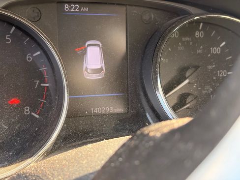 Used 2020 Nissan Rogue SV FWD image 10