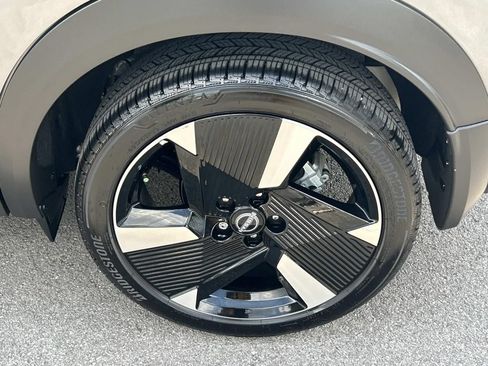 Used 2025 Nissan Kicks SR FWD image 17