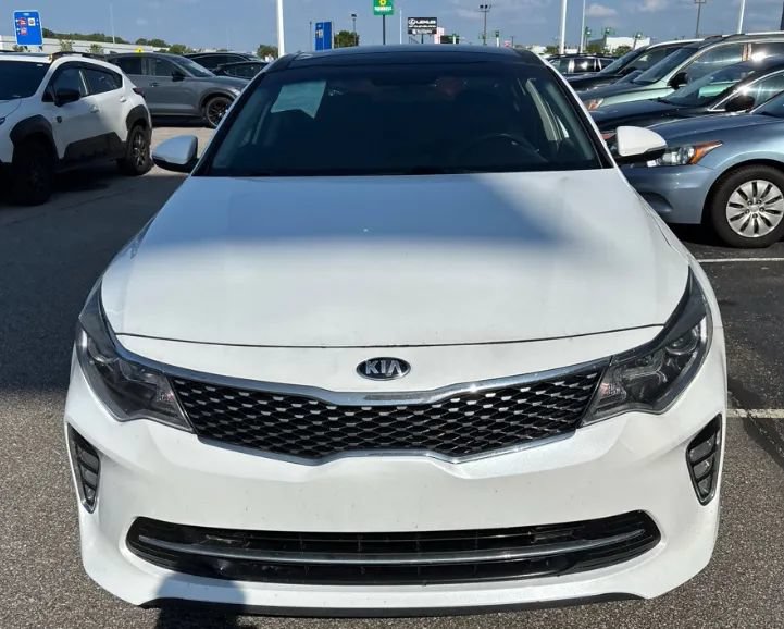 Used 2018 Kia Optima S w/ Panoramic Sunroof Package FWD image 3