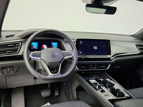 Used 2024 Volkswagen Atlas Cross Sport SE image 11