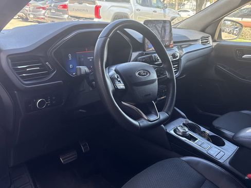 Used 2024 Ford Escape ST-Line image 2