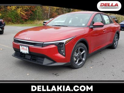 New 2025 Kia K4 LXS