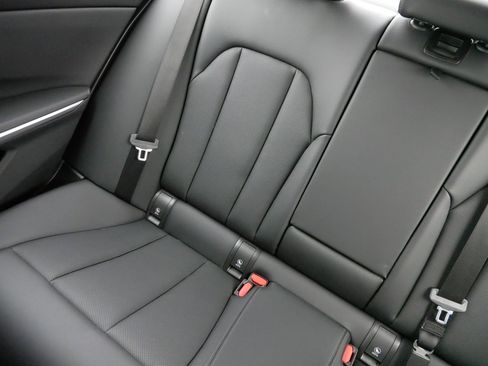 Used 2024 BMW 330i xDrive Sedan image 12