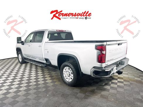 Used 2022 Chevrolet Silverado 3500 LT w/ Convenience Package image 5