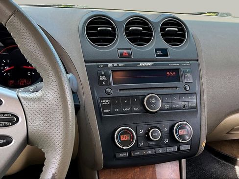 Used 2008 Nissan Altima 3.5 SE w/ Premium Pkg FWD image 6