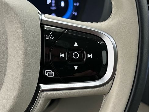 Used 2024 Volvo XC90 B5 Plus image 28