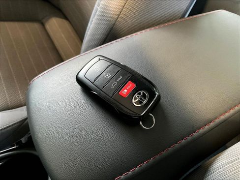 Used 2024 Toyota Corolla SE w/ SE Premium Package FWD image 33