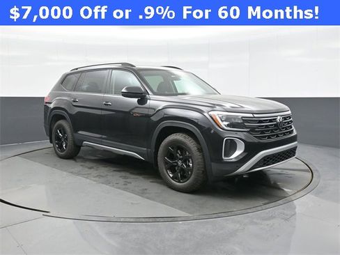 New 2026 Volkswagen Atlas Peak Edition image 1