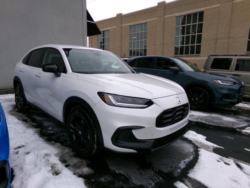 New 2026 Honda HR-V Sport image 2