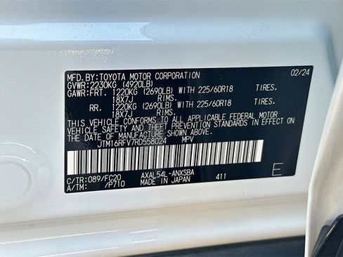 Used 2024 Toyota RAV4 SE image 32