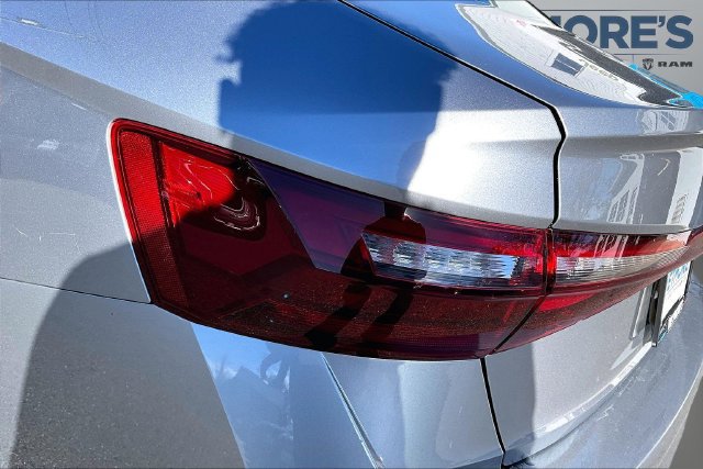 Used 2025 Volkswagen Jetta SE FWD image 23