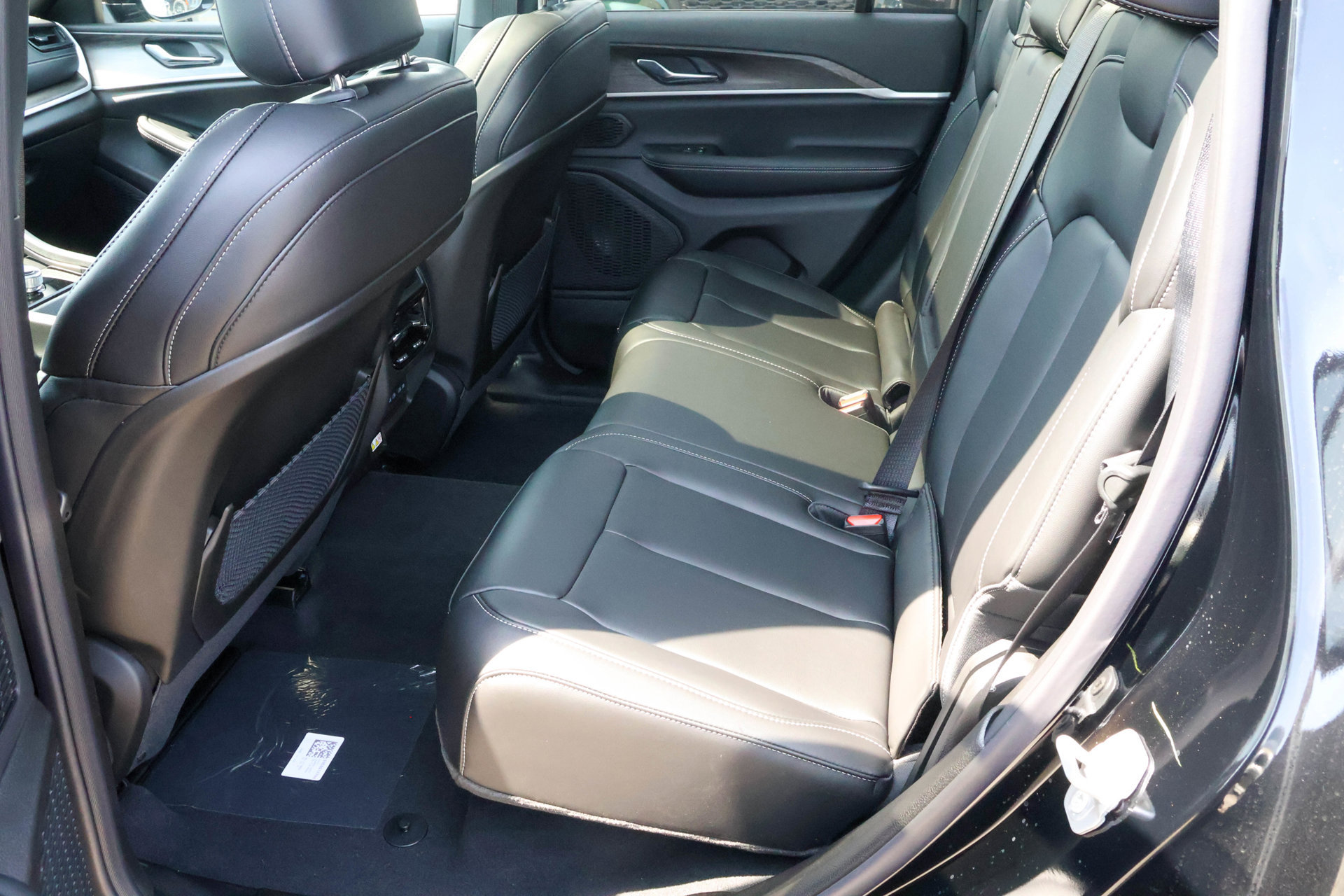 New 2027 Jeep Grand Cherokee Limited AWD/4WD image 15
