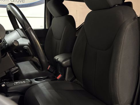 Used 2015 Jeep Wrangler Sport AWD/4WD image 14