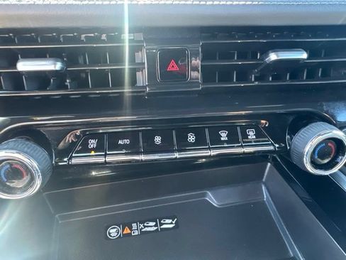 Used 2025 Chevrolet Tahoe LT AWD/4WD image 21