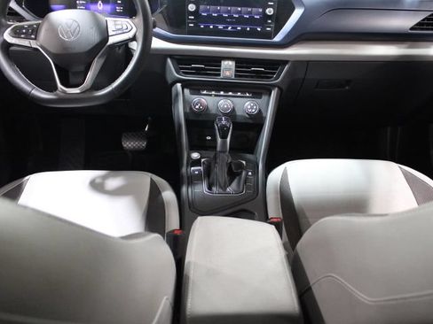 Used 2022 Volkswagen Taos SE w/ Panoramic Sunroof Package FWD image 32