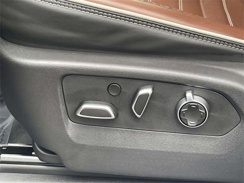 Used 2025 GMC Sierra 2500 Denali Ultimate w/ Max Trailering Package image 12