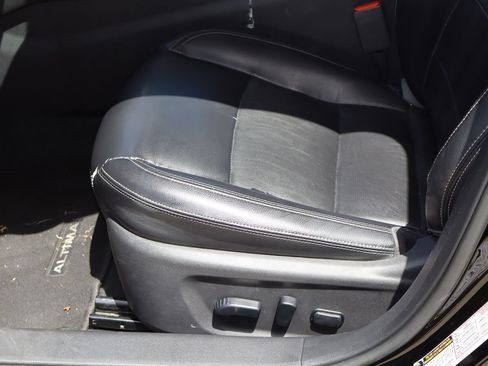 Used 2020 Nissan Altima 2.5 Platinum FWD image 15