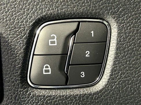 Used 2020 Ford F150 Lariat w/ Equipment Group 502A Luxury AWD/4WD image 43