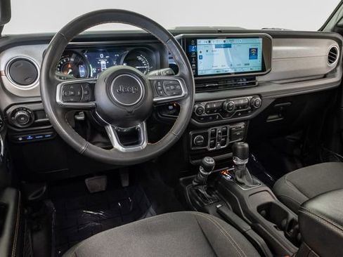 Used 2024 Jeep Wrangler Unlimited Sahara AWD/4WD image 8