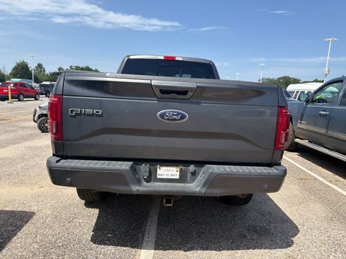 Used 2017 Ford F150 Lariat w/ Equipment Group 502A Luxury AWD/4WD image 11