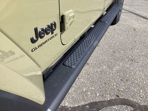 New 2026 Jeep Gladiator Sport image 18