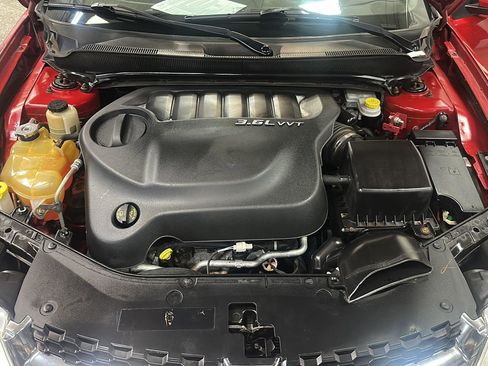 Used 2011 Dodge Avenger Heat FWD image 14