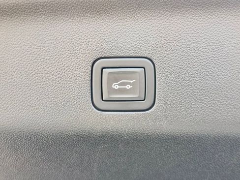 Used 2023 GMC Yukon Denali Ultimate AWD/4WD image 32
