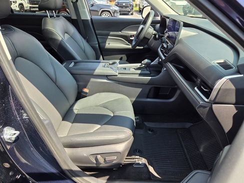 Certified 2025 Toyota Grand Highlander FWD image 18