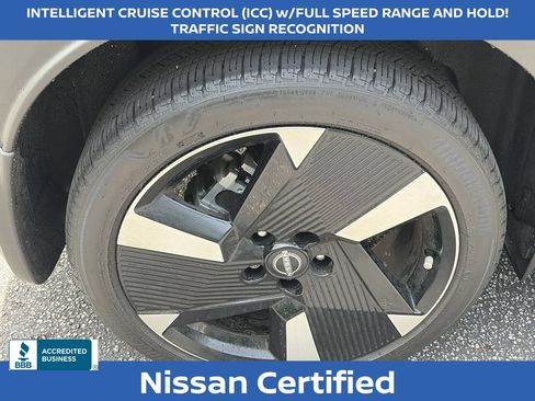 Used 2025 Nissan Kicks SR w/ SR Premium Package FWD image 9