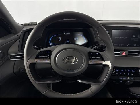 Certified 2025 Hyundai Elantra Sport FWD image 28