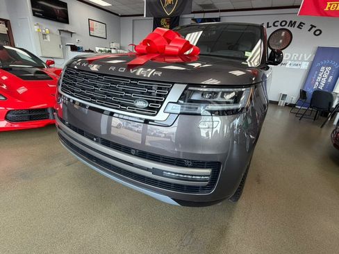 Used 2024 Land Rover Range Rover Long Wheelbase SE AWD/4WD image 9