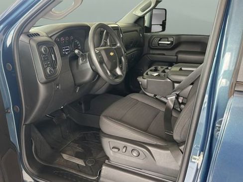 Used 2025 Chevrolet Silverado 2500 Custom w/ Custom Value Package AWD/4WD image 7