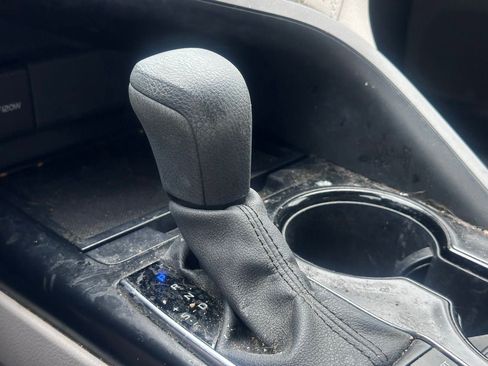 Used 2020 Toyota Camry LE FWD image 28