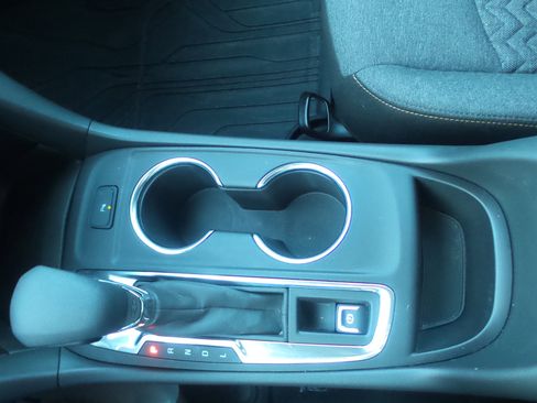 Used 2024 Chevrolet Equinox LT w/ LPO, Floor Liner Package image 19