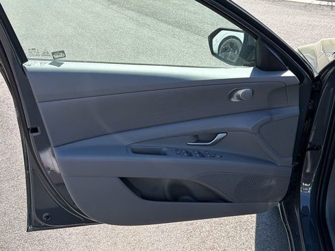 New 2026 Hyundai Elantra SE FWD image 11