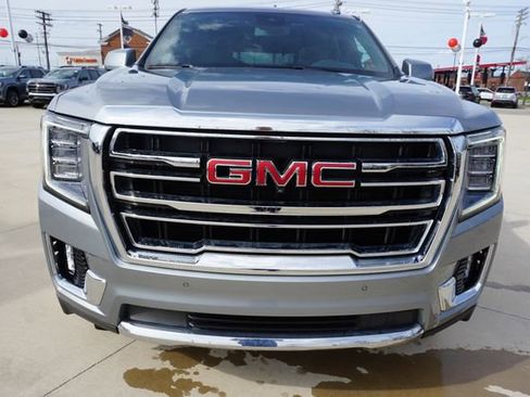 Certified 2023 GMC Yukon SLT w/ SLT Premium Package AWD/4WD image 11