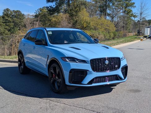 New 2026 Jaguar F-PACE SVR 575 Edition image 3