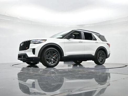 Used 2025 Ford Explorer ST w/ Sun And Sound Package AWD/4WD image 45
