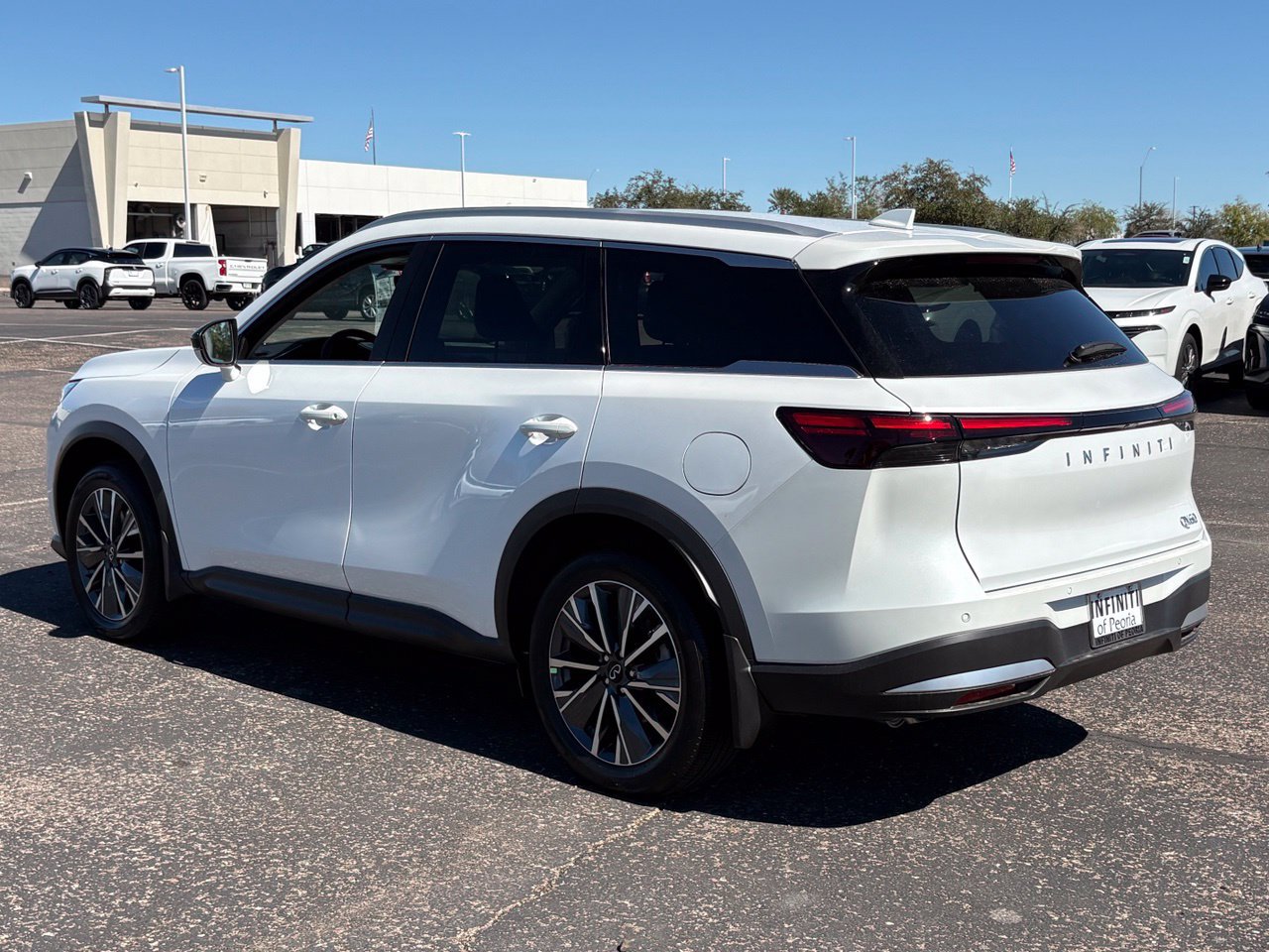 New 2027 INFINITI QX60 Luxe FWD image 4