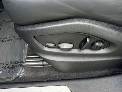 Used 2024 Porsche Cayenne AWD/4WD image 12