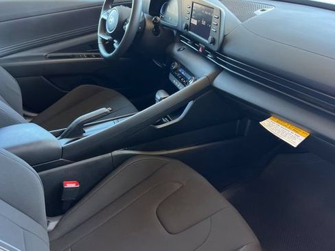Certified 2025 Hyundai Elantra Sport FWD image 19